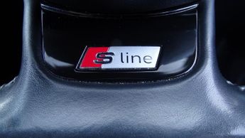 AUDI A4 2.0 TDI Black Edition