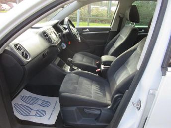 VOLKSWAGEN TIGUAN 2.0 TDI BlueMotion Tech Match DSG 4WD Euro 5 (s/s) 5dr