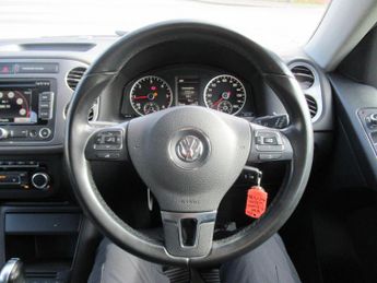 VOLKSWAGEN TIGUAN 2.0 TDI BlueMotion Tech Match DSG 4WD Euro 5 (s/s) 5dr