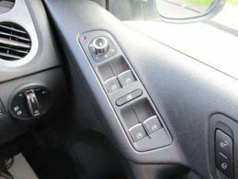 VOLKSWAGEN TIGUAN 2.0 TDI BlueMotion Tech Match DSG 4WD Euro 5 (s/s) 5dr