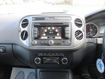 VOLKSWAGEN TIGUAN 2.0 TDI BlueMotion Tech Match DSG 4WD Euro 5 (s/s) 5dr