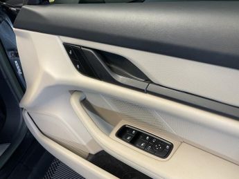 PORSCHE TAYCAN Performance 79.2kWh 4S