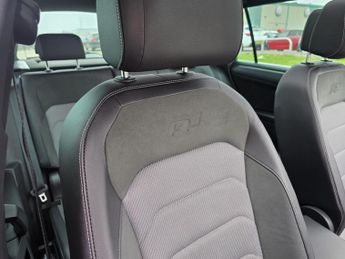 VOLKSWAGEN TIGUAN 2.0 TDI R-Line Tech