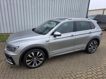 VOLKSWAGEN TIGUAN 2.0 TDI R-Line Tech