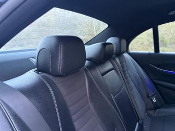 MERCEDES-BENZ E CLASS 2.0 E220d AMG Line