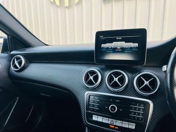 MERCEDES-BENZ A CLASS 2.1 A200d AMG Line (Premium) 7G-DCT Euro 6 (s/s) 5dr
