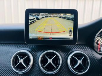 MERCEDES-BENZ A CLASS 2.1 A200d AMG Line (Premium) 7G-DCT Euro 6 (s/s) 5dr