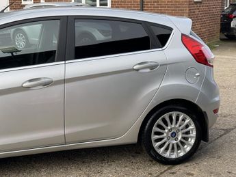 FORD FIESTA 1.6 Titanium