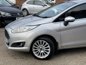 FORD FIESTA 1.6 Titanium