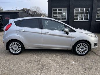 FORD FIESTA 1.6 Titanium