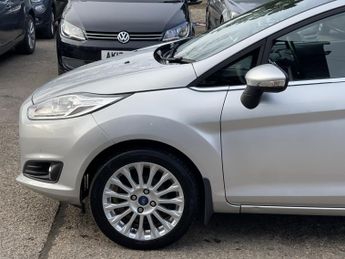 FORD FIESTA 1.6 Titanium
