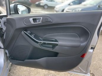 FORD FIESTA 1.6 Titanium