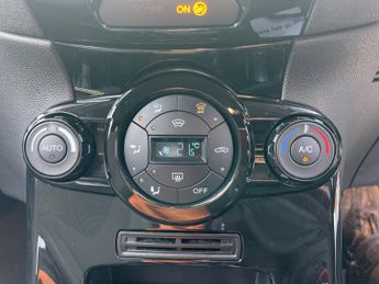FORD FIESTA 1.6 Titanium