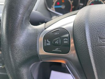 FORD FIESTA 1.6 Titanium