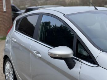 FORD FIESTA 1.6 Titanium