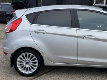 FORD FIESTA 1.6 Titanium
