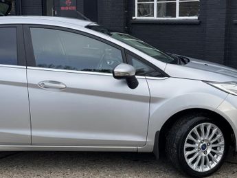 FORD FIESTA 1.6 Titanium
