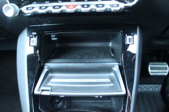 PEUGEOT E-2008 50kWh GT