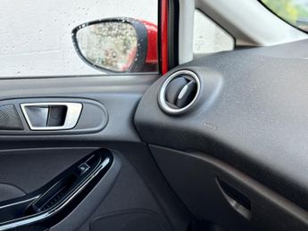 FORD FIESTA 1.0 T EcoBoost Titanium