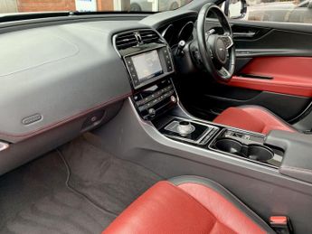 JAGUAR XE 2.0 d R-Sport