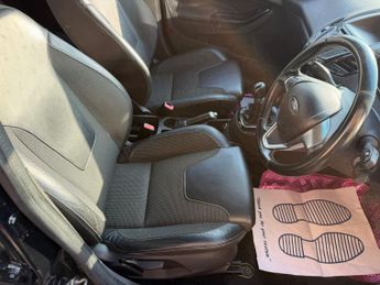 FORD FIESTA 1.0 T EcoBoost Zetec