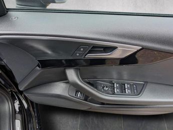 AUDI A4 2.0 TDI ultra S line S Tronic Euro 6 (s/s) 4dr