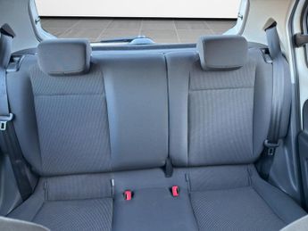 VOLKSWAGEN UP! 1.0 High up!