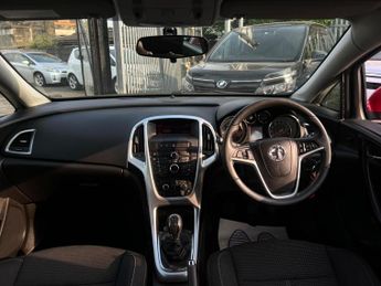 VAUXHALL ASTRA 1.4i Turbo SRi Euro 6 5dr