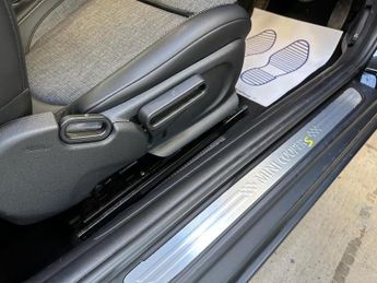 MINI ELECTRIC HATCH Cooper SE 32.6kWh Level 2 Auto 3dr