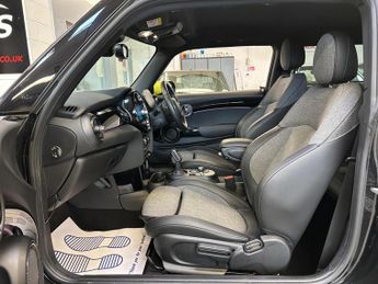 MINI ELECTRIC HATCH Cooper SE 32.6kWh Level 2 Auto 3dr