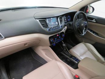 HYUNDAI TUCSON 2.0 CRDi Premium SE Auto 4WD Euro 6 5dr