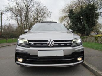 VOLKSWAGEN TIGUAN 2.0 TDI R-Line DSG 4Motion Euro 6 (s/s) 5dr