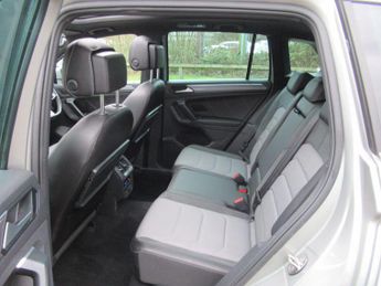 VOLKSWAGEN TIGUAN 2.0 TDI R-Line DSG 4Motion Euro 6 (s/s) 5dr