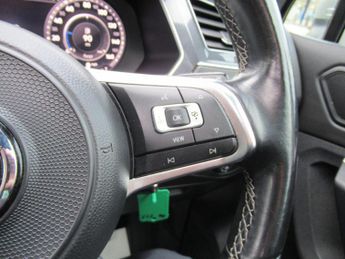 VOLKSWAGEN TIGUAN 2.0 TDI R-Line DSG 4Motion Euro 6 (s/s) 5dr