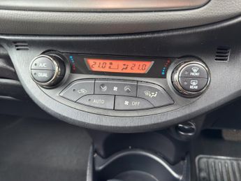 TOYOTA YARIS 1.3 Dual VVT-i Icon Plus