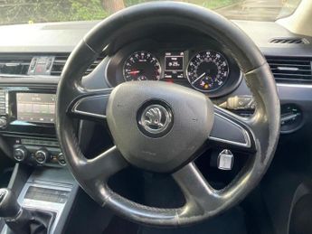 SKODA OCTAVIA 1.6 TDI SE Euro 5 (s/s) 5dr