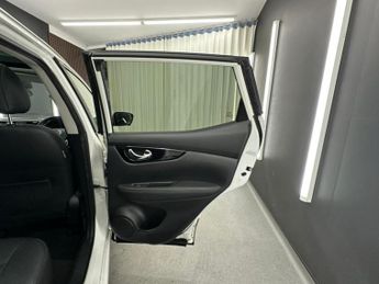 NISSAN QASHQAI 1.6 dCi Tekna XTRON 2WD Euro 6 (s/s) 5dr