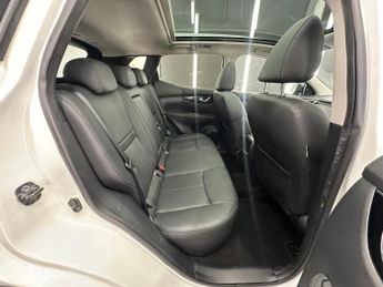 NISSAN QASHQAI 1.6 dCi Tekna XTRON 2WD Euro 6 (s/s) 5dr