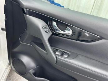 NISSAN QASHQAI 1.6 dCi Tekna XTRON 2WD Euro 6 (s/s) 5dr