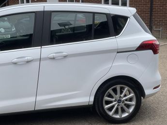 FORD B-MAX 1.6 Titanium