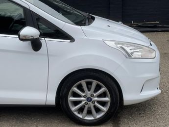 FORD B-MAX 1.6 Titanium
