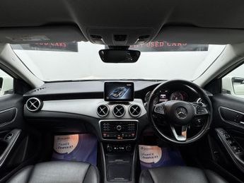 MERCEDES-BENZ GLA 2.1 GLA220d Sport