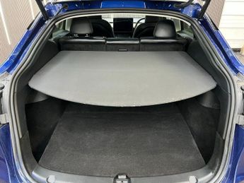 TESLA MODEL Y (Dual Motor) Long Range Auto 4WDE 5dr