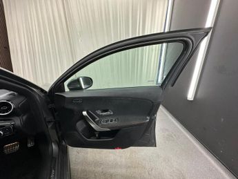MERCEDES-BENZ A CLASS 1.5 A180d AMG Line (Executive) 7G-DCT Euro 6 (s/s) 5dr