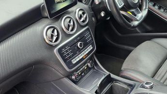 MERCEDES-BENZ A CLASS 2.1 A200d AMG Line (Premium) 7G-DCT Euro 6 (s/s) 5dr