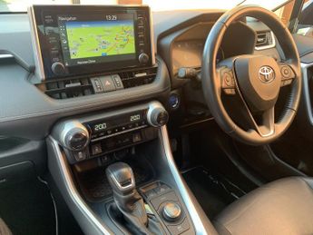 TOYOTA RAV4 2.5 VVT-h Excel