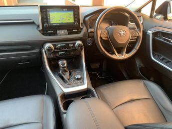 TOYOTA RAV4 2.5 VVT-h Excel