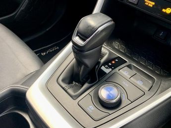 TOYOTA RAV4 2.5 VVT-h Excel