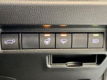 TOYOTA RAV4 2.5 VVT-h Excel