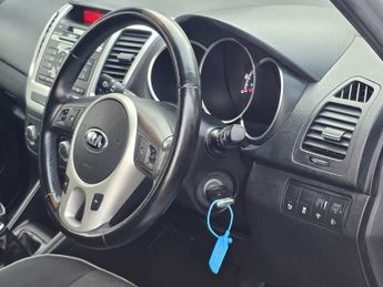 KIA VENGA 1.4 CRDi 2